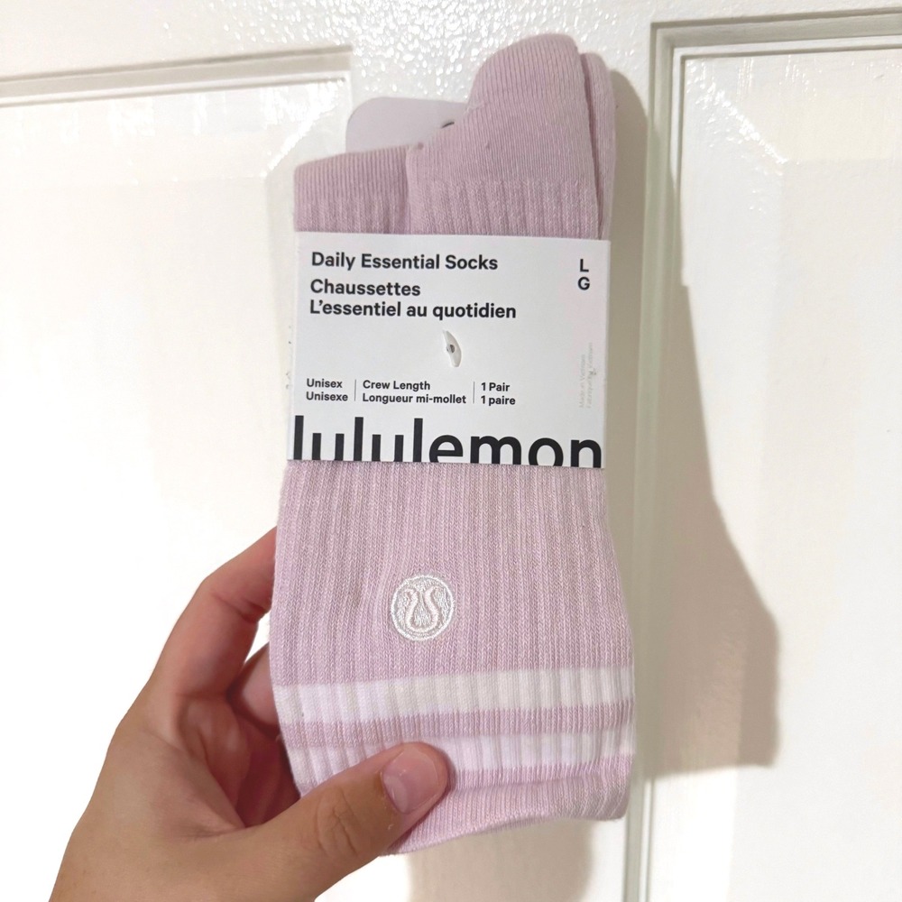 Lululemon Daily Essential Crew Socks Blissful Pink White LU9CLAS Size L New